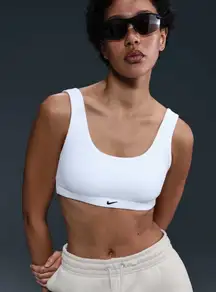 Nike Alate All U Women’s Ribbed Sports Bra- Size Small