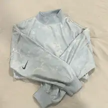 Nike  Cropped Sweater Size Medium