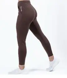 Alphalete  Women's Trace High Waisted Athletic Jogger Pants, Coffee- Size medium