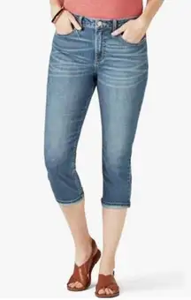 NWT Lee Riders Women Jeans Midrise Capri Regular fit Medium Wash Size 18