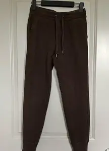 Women’s Uniqlo Brown Jogger Pants