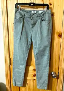 Kensie size 8 (29) khaki green Effortless ankle mud-rise jeans