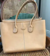 Vintage 90s Tod’s Tan Di Bag Top Handle Zip Closure Tote Purse