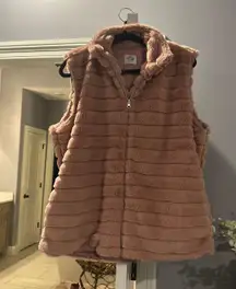 Katydid Fuzzy Zip Up Vest