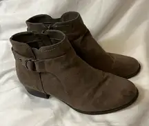 Unisa women’s booties zip up‎ size 9W