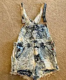 36.5 Distressed acid, wash, short overalls