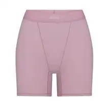 Kim Kardashian Skims Rose Clay Lounge Set
Top: Size XS
Bottoms: S