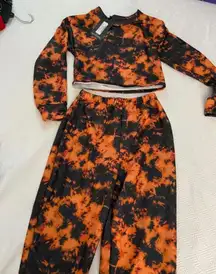 Pretty Little Thing pullover