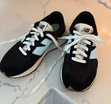 New Balance Sneakers Black