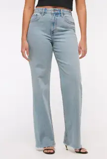 Abercrombie & Fitch Curve Love High Rise 90s Relaxed Jean in Light Wash Size 34