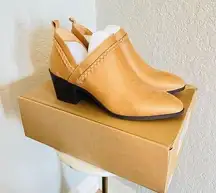 JOURNEE COLLECTION Sophie Braided Strap Bootie,‎ Block Heel, Tan, Size 11, NWT