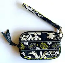 Like New Vera Bradley Zippered ID Holder/Wristlet