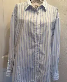 Universal Thread women’s Light Blue and White Striped Shirt