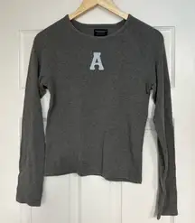 American Eagle Gray A‎ Initial Top Size Medium