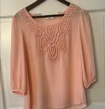 Elegant Peach Blouse with Lace Detail Excellent Condition