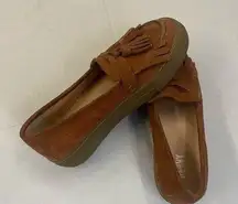 Renvy Chestnut Platform Slip On Moccasin Tassel Shoes - Size 6