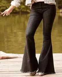 ALTAR'D STATE | Worn Raw Hem Black Wide Flare Denim Stretch Jeans | 32, 14, XL