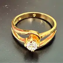 Vintage Signed KOREA Gold-tone Solitaire CZ Fashion Ring Size 7 2g.