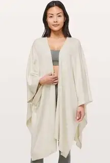 Lululemon Free To Coast Poncho Wrap Sweater Heathered Dove Gray Cream Women’s OS