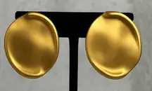 80's Vintage Womens Chunky Gold Tone Conclave Leafy‎ Oval Clip On Earrings Money