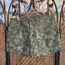 Title Nine Camouflage Shorts Size 6