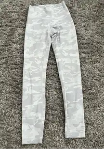 Lululemon white camo wunder under 25” leggings size 4