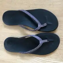 Olukai hoopio Womens size 10 sandals purple black leather thong flip flop shoes