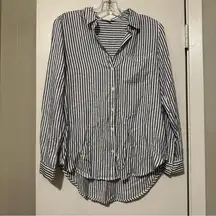Beach lunch lounge long sleeve thin button up blue white stripe size S