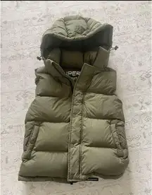 Aritzia super puff vest 