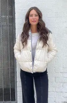 Abercrombie and Fitch cozy comfy fleece lined White and gray winter puffer jacket sz m