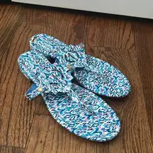 Crown & Ivy Wylie Thong Sandals Size 7.5 Blue Pink Shoe Summer