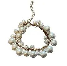 Faux pearl dangle bracelet