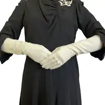 Vintage Gant Madeleine Ivory-White Cotton Three-Quarter Length Forearm Gloves