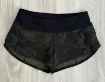 Lululemon Speed Up Shorts 2.5” Incognito Camo Gator Green Black Sz 4 Low Rise