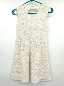 Kimchi Blue  size 0 white‎ mini dress crochet overlay lined peekaboo back