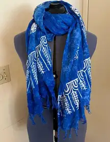 VINTAGE Blue White Fish Tropical Print Tassel Fringe Oversize Soft Scarf Wrap