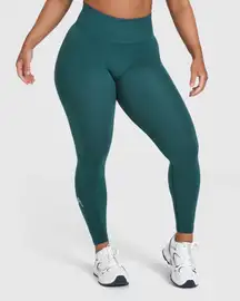 Effortless Seamless Leggings in Marine Teal Blue - Medium