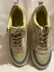 Nicole Miller Cream Textured Shoes