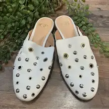 Gianni Bini womens Trend-setta studded Slip on Mules White 11M