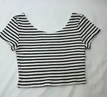 H&M Divided black and white stripes shortsleeved cropped top woman’s size small