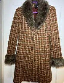 Frenchi coat with fur color