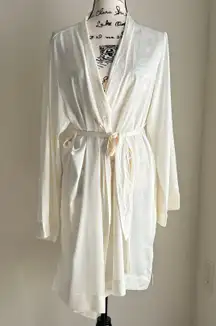 Women’s Satin Robe - White Size XL/XXL