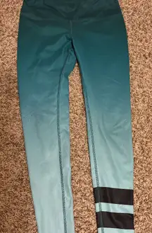 Alo Yoga Ombre Leggings Small Green Black Stripe Full Length Polyester Blend