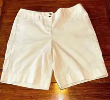 EUC White House Black Market seersucker 9 inch shorts size 4