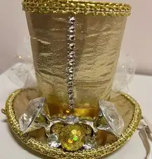 Gold fascinator top hat