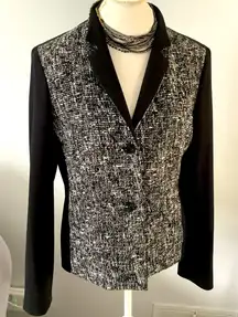 NICE  COMFY blazer 🤍🖤🤍🖤🤍