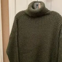 Divided H & m  turtleneck sweater small