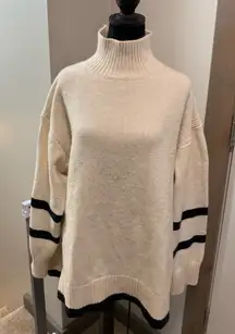 H&M Wool Blend Knit Cream Ivory Sweater Turtleneck Flowy Stripe Minimalist M