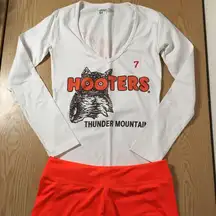 B62 #7 Hooters Girl Worn Uniform V-Neck Long Sleeve Shirt/Shorts Pouch & Tag Xs