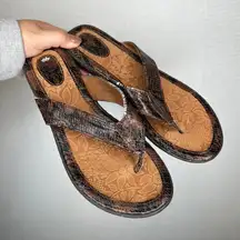 b.o.c. Born Women's Brown Snakeskin Print Thong Sandals Size 10
